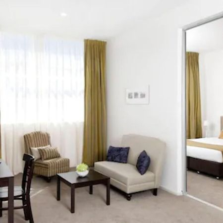 เควสท์แฮมิลตันเซอร์วิสอพาร์ตเมนท์ Aparthotel ภายนอก รูปภาพ