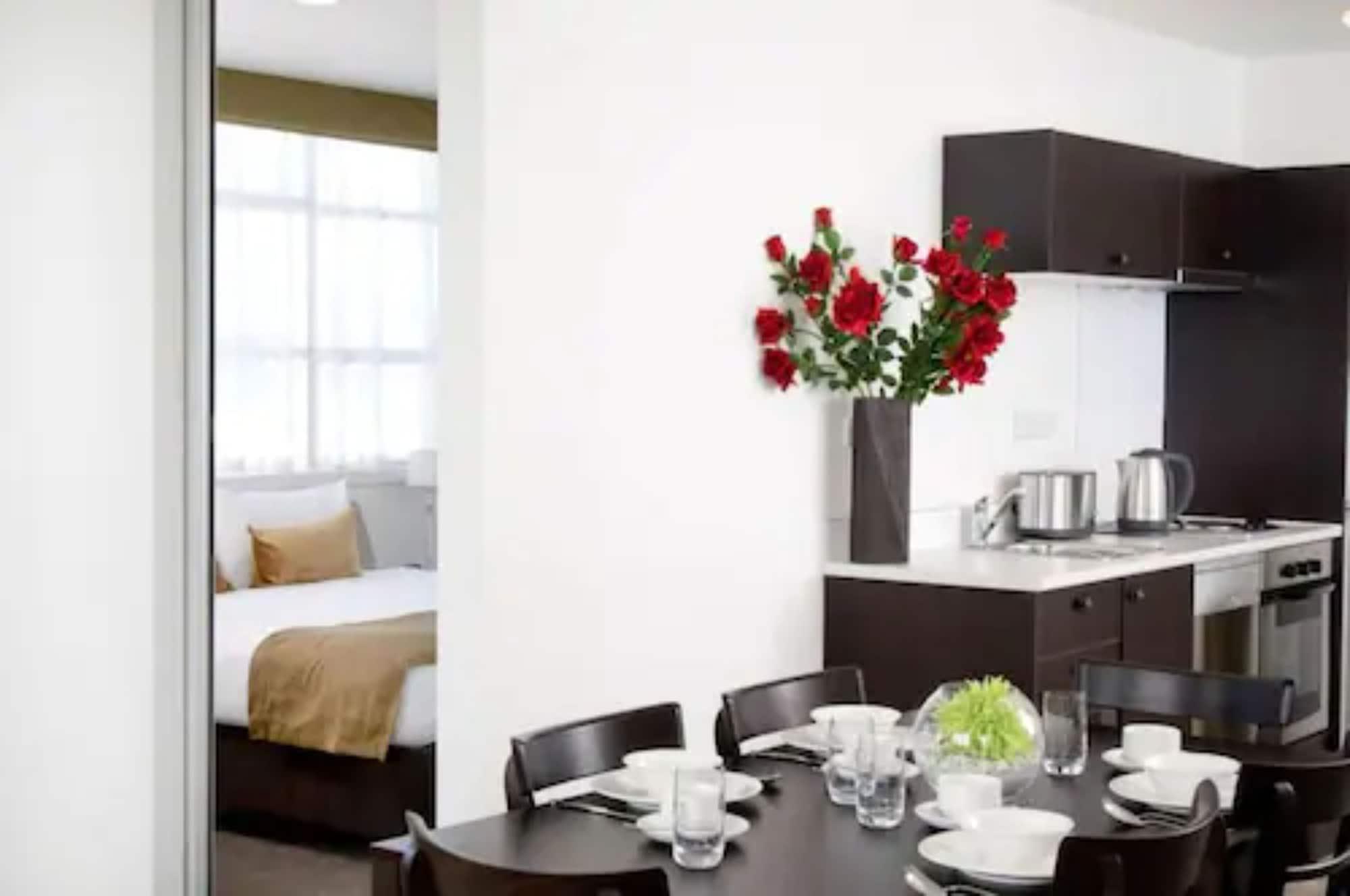 เควสท์แฮมิลตันเซอร์วิสอพาร์ตเมนท์ Aparthotel ภายนอก รูปภาพ