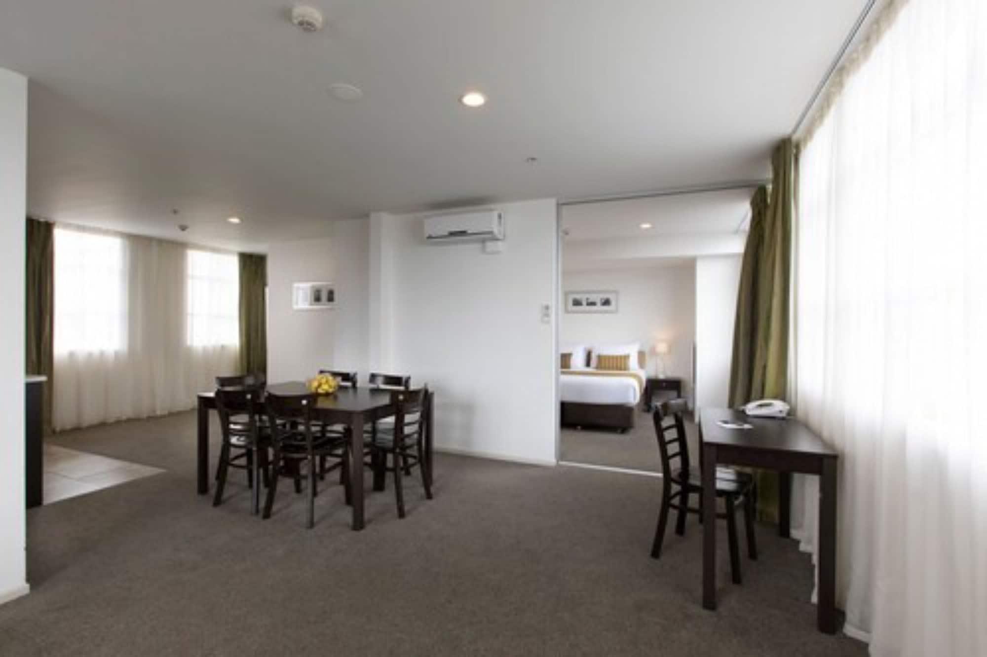 เควสท์แฮมิลตันเซอร์วิสอพาร์ตเมนท์ Aparthotel ภายนอก รูปภาพ