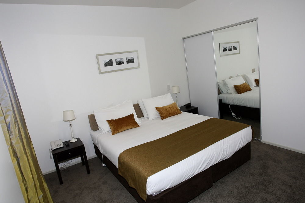 เควสท์แฮมิลตันเซอร์วิสอพาร์ตเมนท์ Aparthotel ภายนอก รูปภาพ