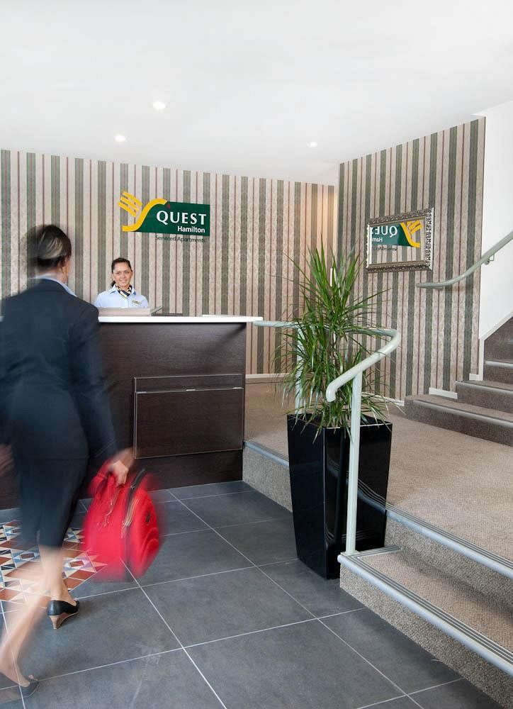 เควสท์แฮมิลตันเซอร์วิสอพาร์ตเมนท์ Aparthotel ภายนอก รูปภาพ